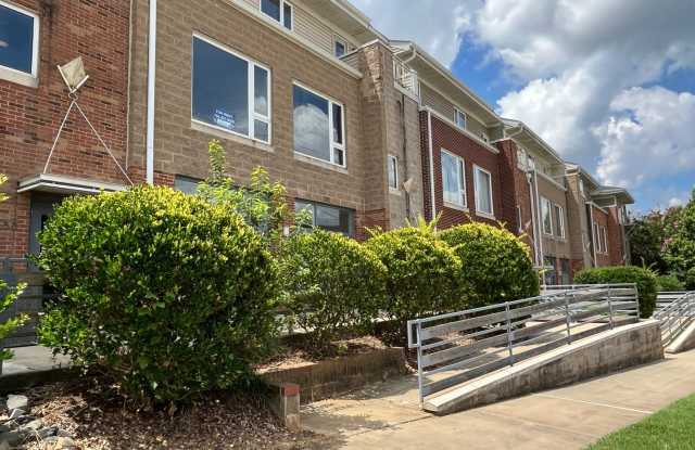 Great 2 Bed Condo in NODA with 1 Car Garage photos photos