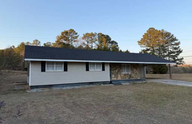 Renovated countryside 4 bedroom 2 bathroom ranch on 2 acres! Must see! photos photos