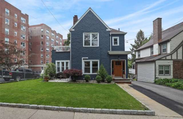 310 Collins Avenue - 310 Collins Avenue, Mount Vernon, NY 10552