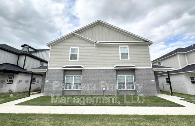 875 South Amarillo Avenue - 2 photos photos