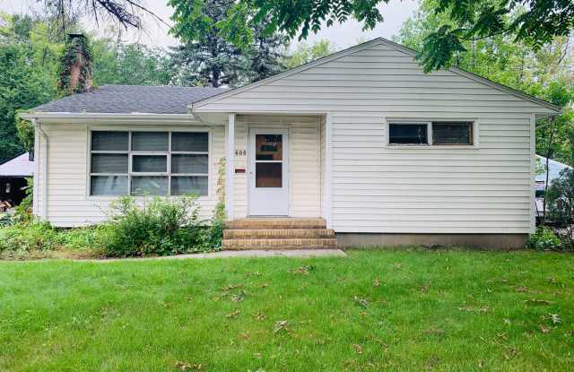 Large 4 Bedroom Home - One Block From UND! $250 off your first months rent! - 2608 5th Avenue North, Grand Forks, ND 58203