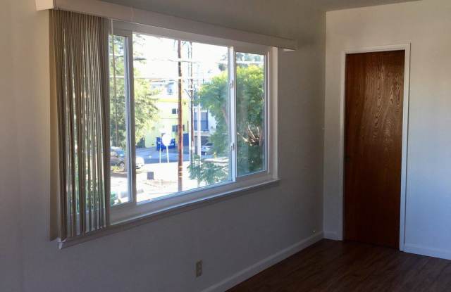 4909 Klump Ave. Gallery 2