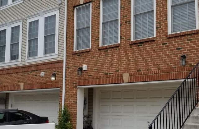 9883 DOCHART SOUND LANE - 9883 Dochart Sound Lane, Linton Hall, VA 20136