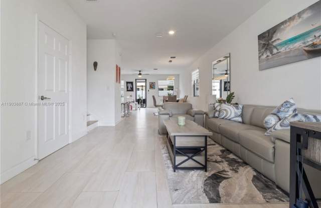 3431 West 109th Place Gallery 3