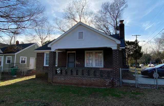 Lovely Brick Home in Enderly Park! - 2731 Tuckaseegee Road, Charlotte, NC 28208