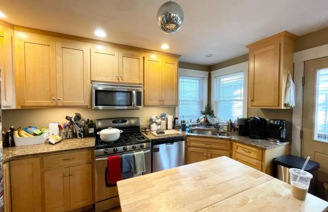 Mission Hill 4 Bed – 3.5 Bath – Central Air – Garage Parking – No Fee – 9/1 photos photos Mission Hill 4 Bed – 3.5 Bath – Central Air – Garage Parking – No Fee – 9/1 photos photos