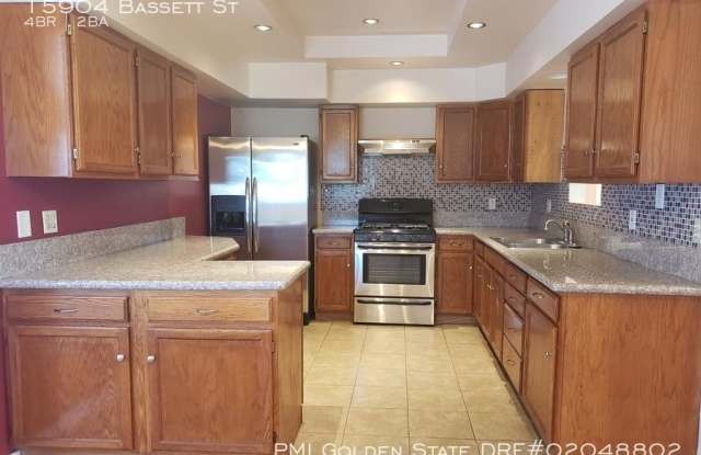 15904 Bassett St Gallery 3