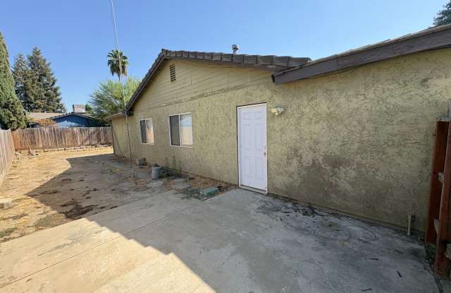 NW Visalia Home in Quiet Neighborhood for Rent Ready! Gallery 3