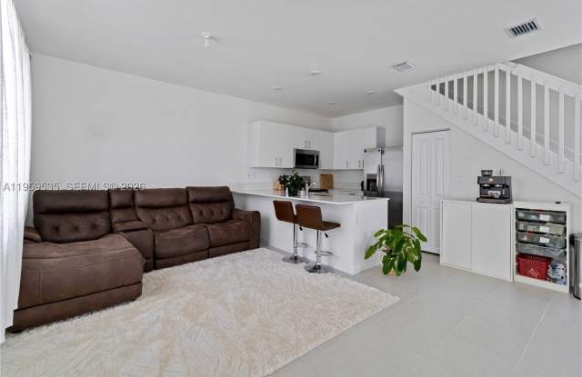 760 SE 13th Ct Gallery 2