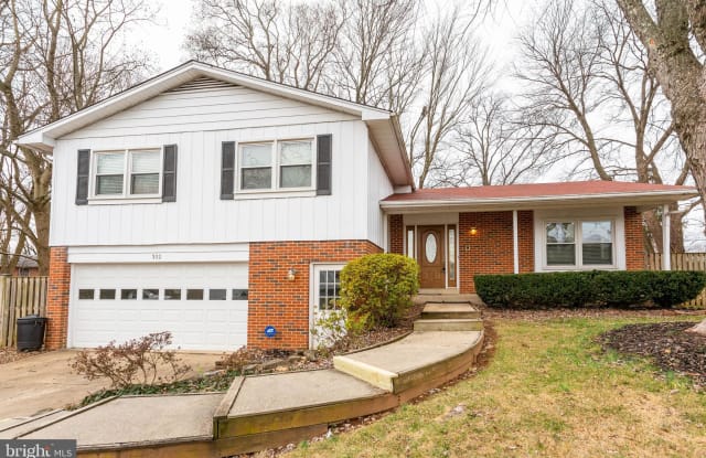 302 SURVEYORS COURT SW - 302 Surveyors Court Southwest, Vienna, VA 22180