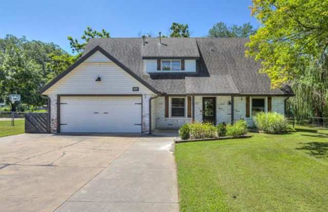 Beautiful 4 bedroom home. Country space, modern updates. - 14744 East 74th Street North, Rogers County, OK 74055