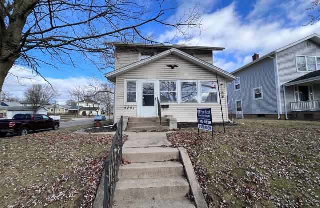 4201 S Wayne Ave - Three Bedroom, 1.5 Bath Home w/Attached Garage! *Upcoming* (Not Yet Showable) photos photos