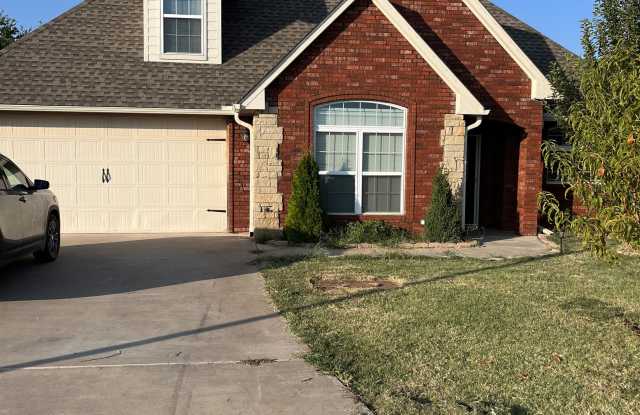 1303 Saddle Rock Drive - 1303 Saddle Rock Drive, Elgin, OK 73538