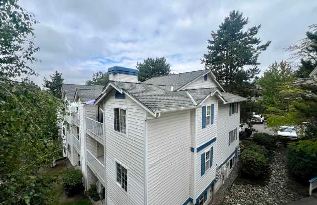 Renton Condominium - Sunset Garden - 949 Aberdeen Avenue Northeast, Renton, WA 98056