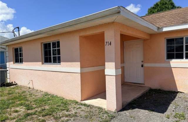 714 Jack Avenue S photos photos