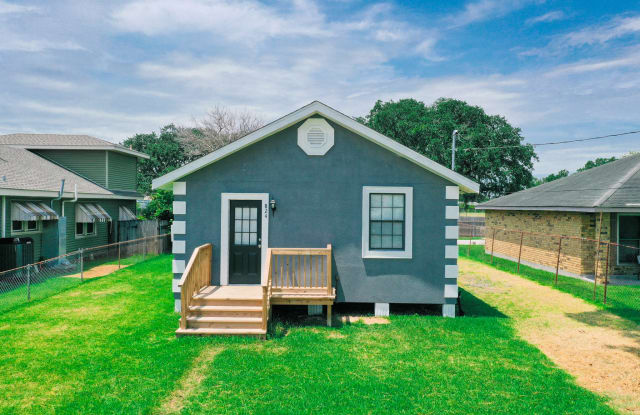 824 West Drive photos photos