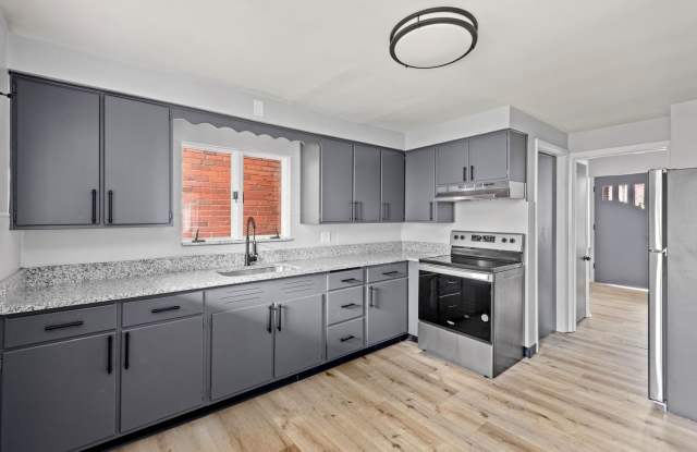 Stunning 3 bedroom home in Turtle Creek available November 1st! photos photos