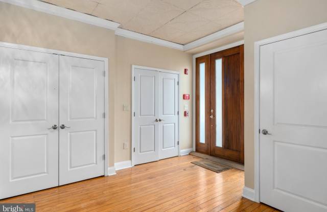 309 E GIRARD Avenue Gallery 4