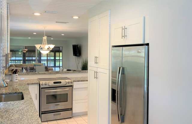 13423 Fishtail Palm Court Gallery 3
