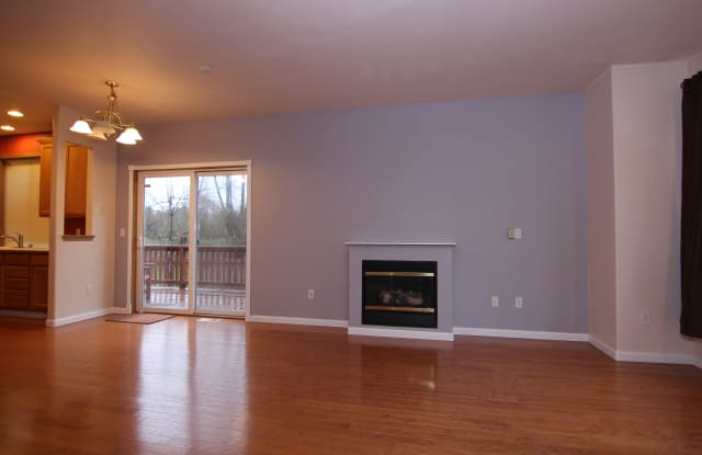 25123 Roberts Dr Unit 202 Gallery 2
