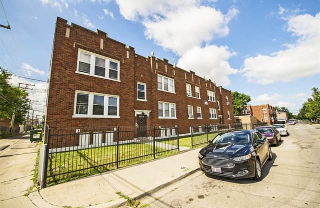 1615 W 77th Street Auburn Gresham Apartments photos photos
