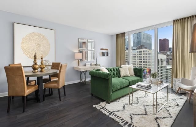 117 N Wells St - 117 North State Street, Chicago, IL 60602