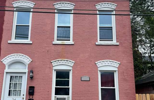 34 Hill Street unit: 2 photos photos