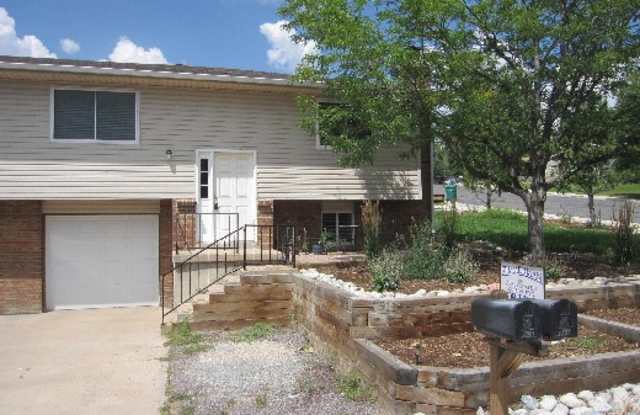 911 South Street - 911 South Street, Castle Rock, CO 80104