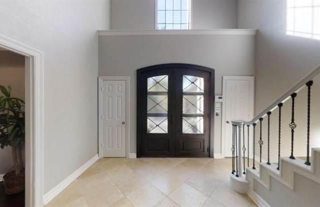 6405 Forest Lane Gallery 4
