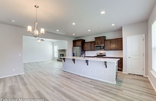 1601 E Little Rock St - 1601 East Little Rock Street, Broken Arrow, OK 74011