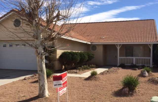 3 BEDROOM, 2 BATH VICTORVILLE HOME. COMMUTER FRIENDLY! NEAR AMARGOSA AND MOJAVE photos photos