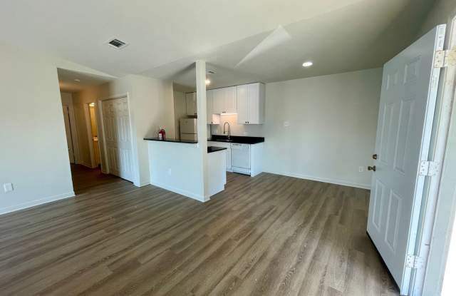 Remodeled and Spacious 2 BR/2 Bath minutes from LSU photos photos Remodeled and Spacious 2 BR/2 Bath minutes from LSU photos photos