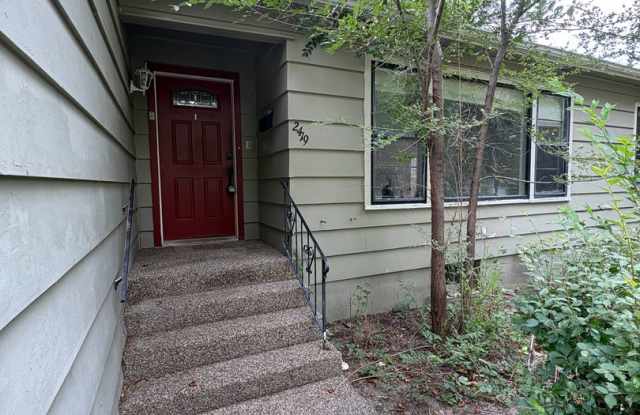 Spacious 5-Bedroom, 2-Bath Home with Fenced Yard & Central A/C  Near Rocky Mountain College Gallery 4