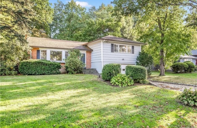 27 Maplemoor Lane - 27 Maplemoor Lane, White Plains, NY 10605