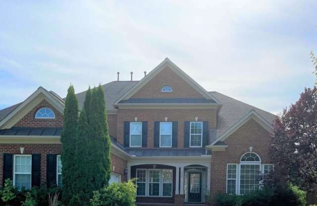 704 Huntsworth Place photos photos