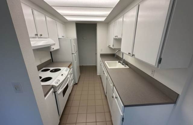 Large Open And Bright 2bd 1.75 Bath Condo in Shoreline! photos photos