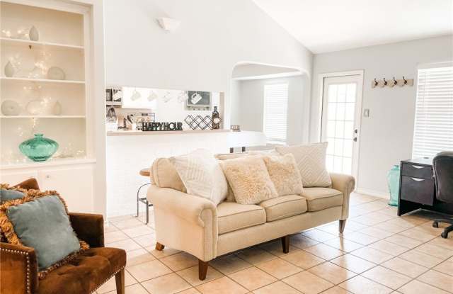 13901 Lighthouse Drive Gallery 3