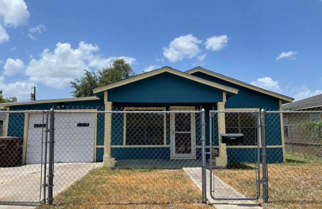 January rent only $299-Kingsville - 316 West Avenue C, Kingsville, TX 78363