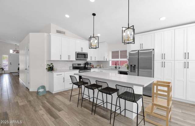 665 W MINTON Drive photos photos