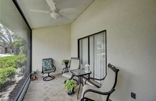 1433 SW 51st Lane Gallery 4