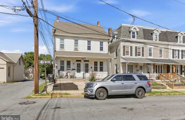 32 N WYOMISSING Avenue Gallery 1