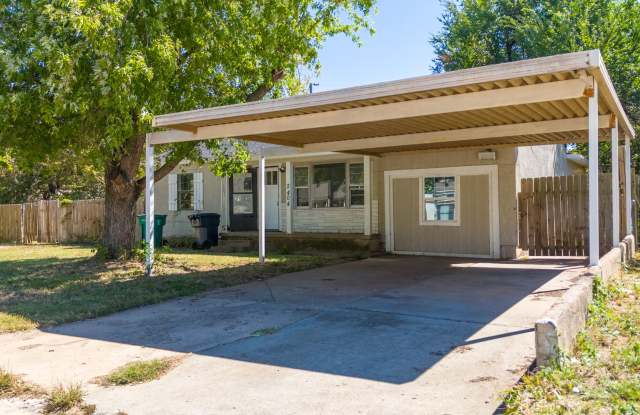 Spacious 4-Bedroom Home with Easy Access to Shopping and Parks - 2404 Northwest 42nd Street, Oklahoma City, OK 73112