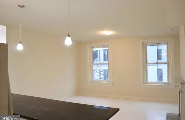 32 PRESTON STREET E Gallery 4