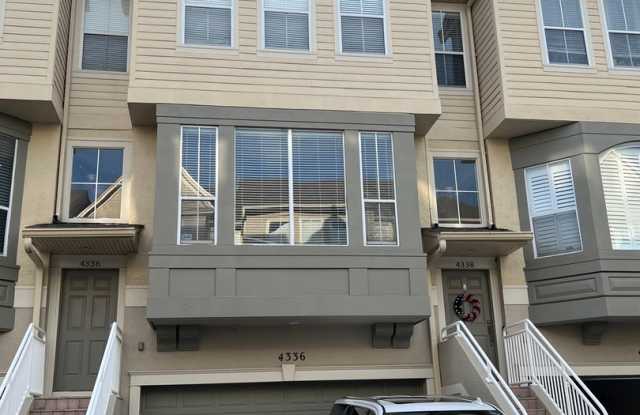 3 Bedroom Townhome in Tampa - 4336 Spinnaker Cove Lane, Town 'n' Country, FL 33615