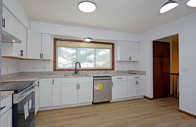 Beautifully Updated 3-Bed 2-Bath Home in Eden Prairie! photos photos