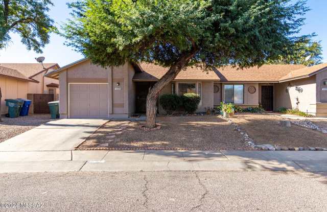 5336 S Carriage Hills Drive - 5336 South Carriage Hills Drive, Tucson, AZ 85746