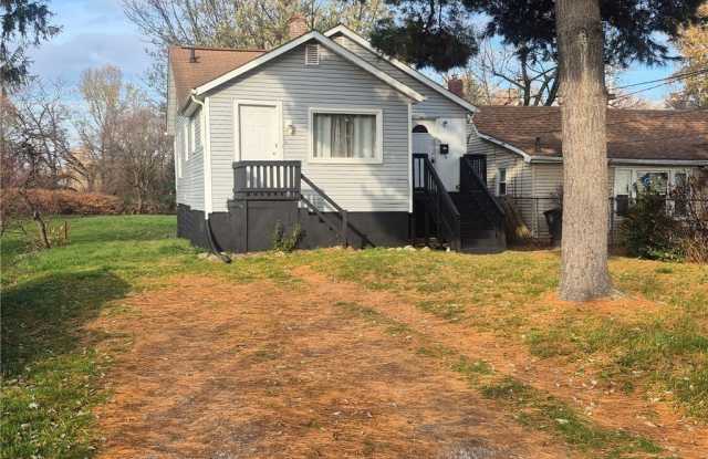 371 Beth Street - 371 Beth Street, Akron, OH 44301