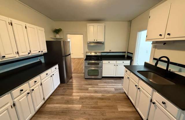 498 Stanley Street - 1 photos photos