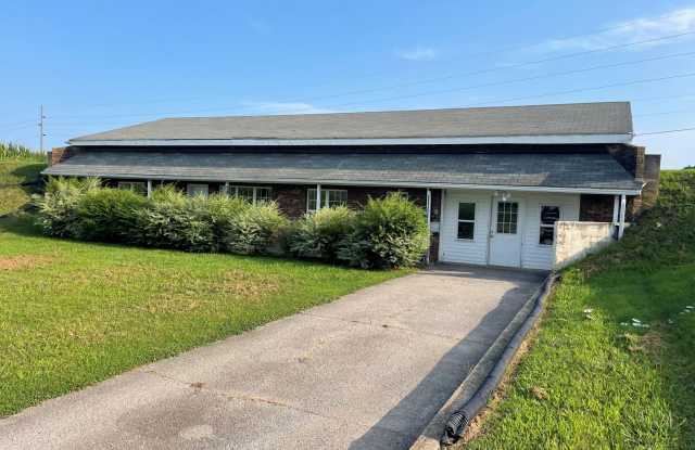 3 BD 2 BA BRICK HOUSE! - 1138 Hyndsver Road, Martin, TN 38237