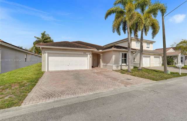 4955 Southwest 33rd Avenue photos photos